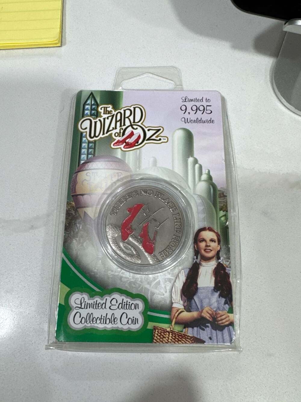 Fanattik The Wizard of Oz Limited Edition Collectible Coin - Ruby Slippers 38mm